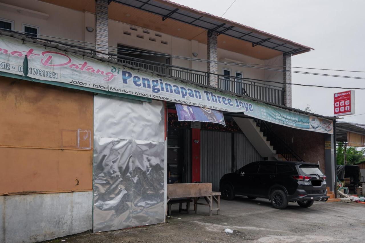 Отель Reddoorz Syariah Near Minangkabau International Aiport Паданг Экстерьер фото